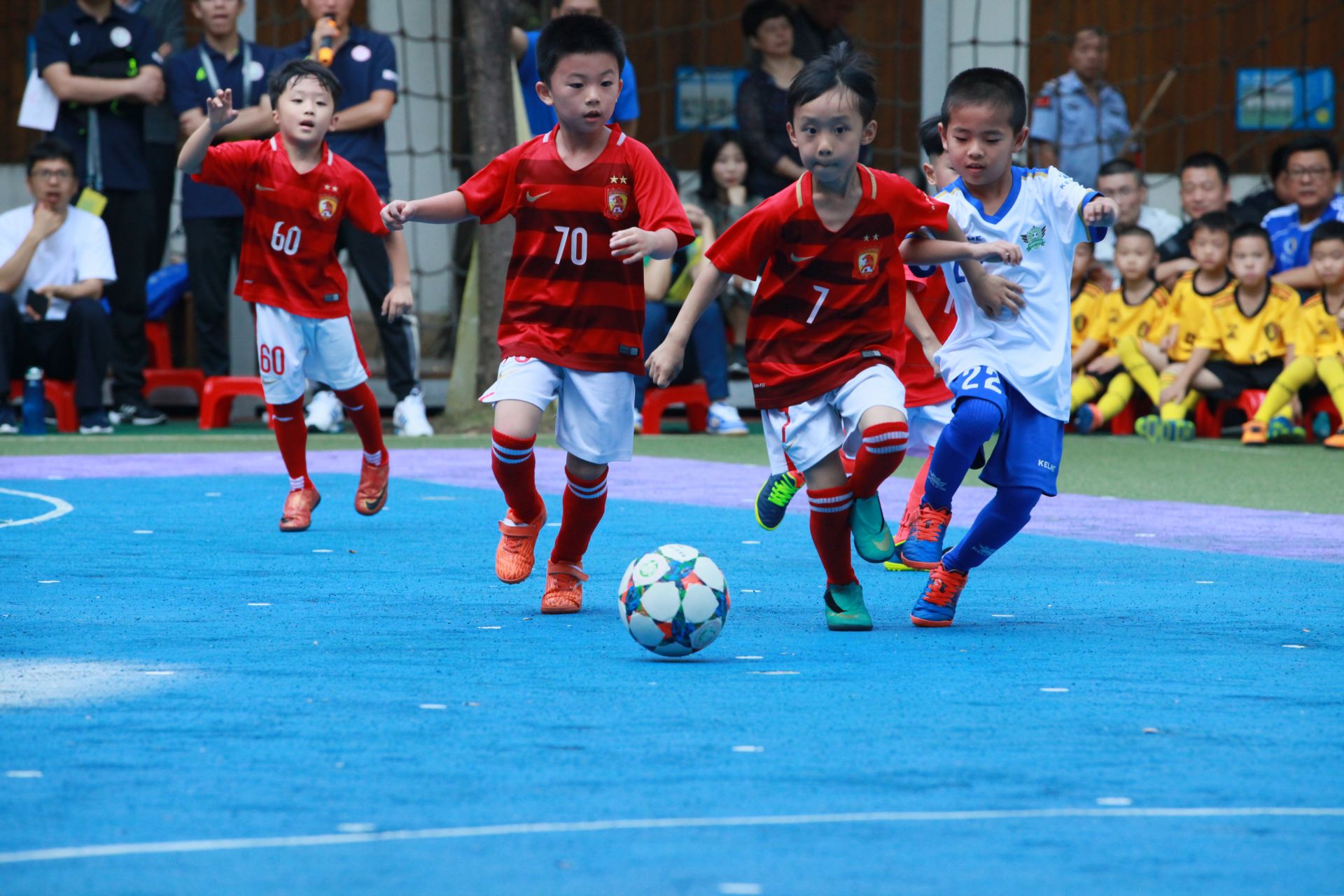 周琦9+10曾凡博5分 北京客场不敌深圳