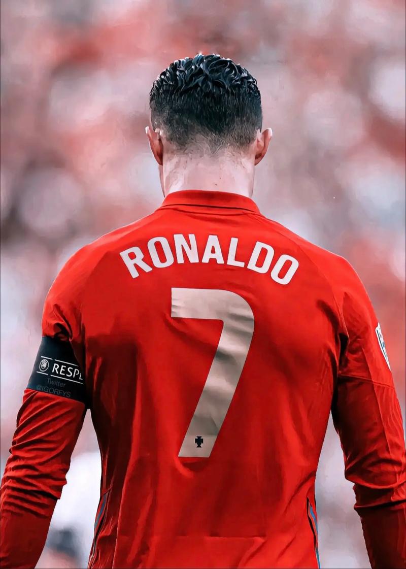 女员工下班后在《闪电十一人》中捏“野兽先辈”角色