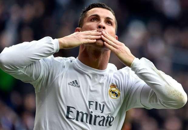 球员冲进场内袭击裁判 渝超联赛通报禁赛5年