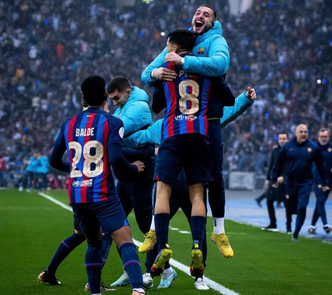 退役又复出！巴萨35岁门神夺4冠，5次赢皇马，特狮近乎无缘美加墨